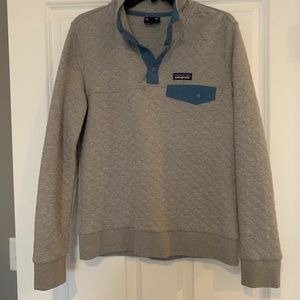 Patagonia pull over, size small